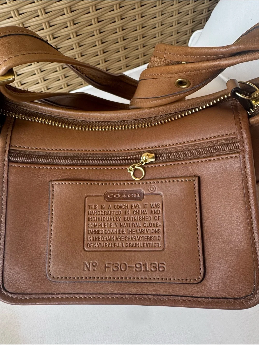 Vintage coach legacy pocket zip bag style 9136